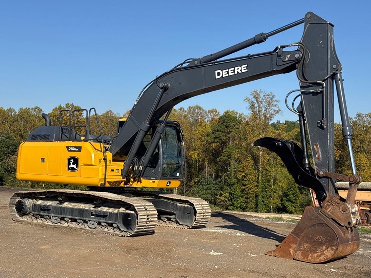 2022-deere-210g-lc-image-1