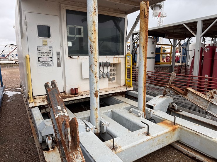 36’l-x-10.2’w-x-10.8’h-hydraulic-raising-drillers-top-doghouse,-skidded-image-4