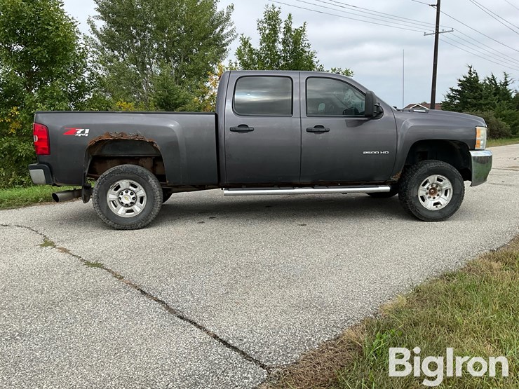 2010-chevrolet-silverado-2500hd-image-4