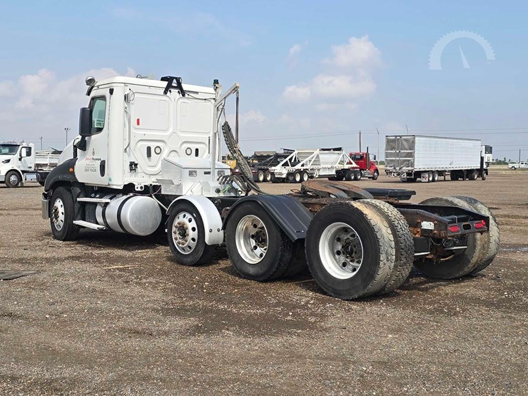 2018-freightliner-cascadia-125-image-4