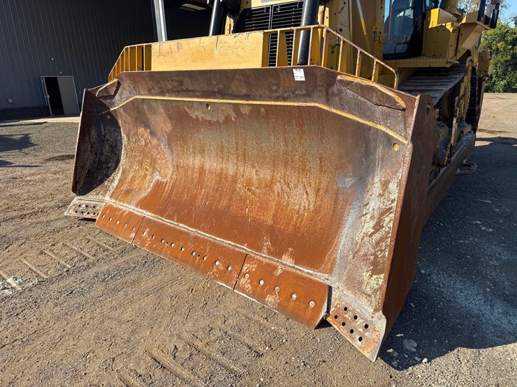 2019-caterpillar-d8t-image-11