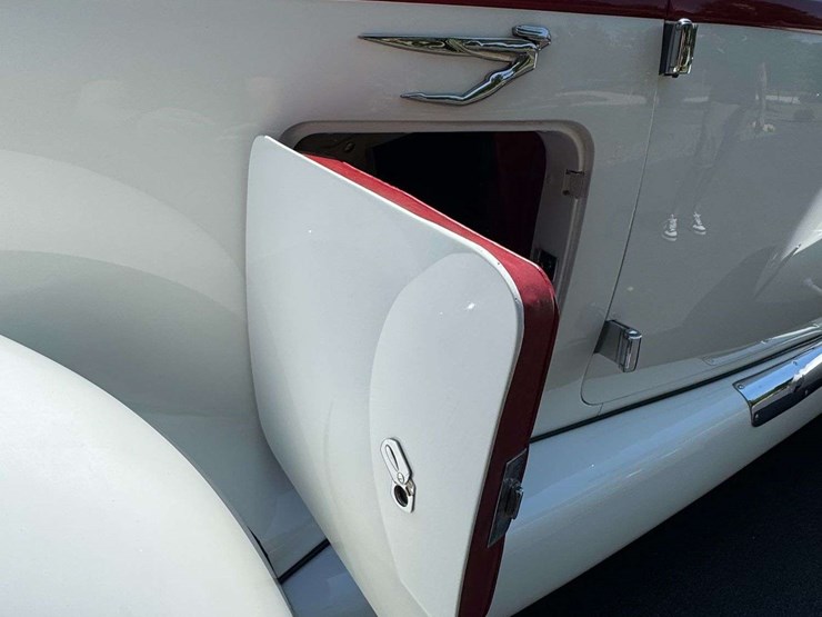 1936-auburn-852-supercharged-boattail-speedster-image-37