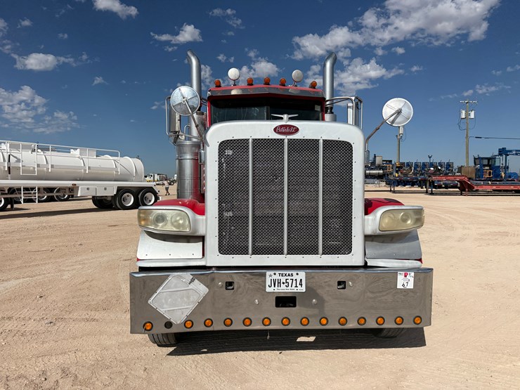 2008-peterbilt-389-image-4