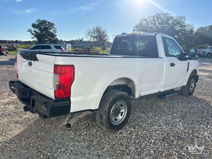 2022-ford-f350-image-3
