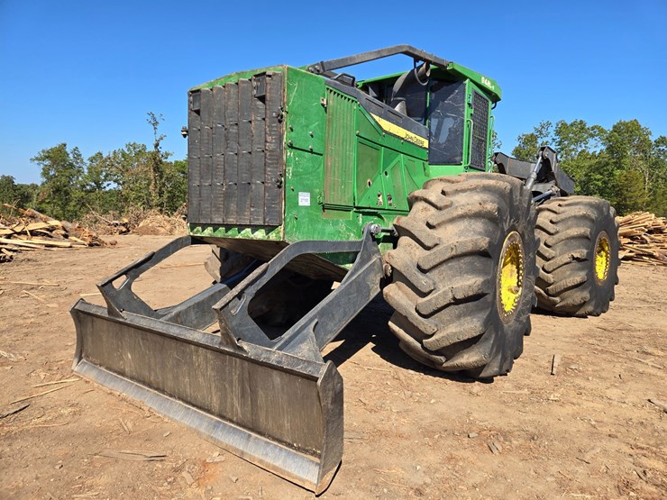2020-john-deere-2020-image-1