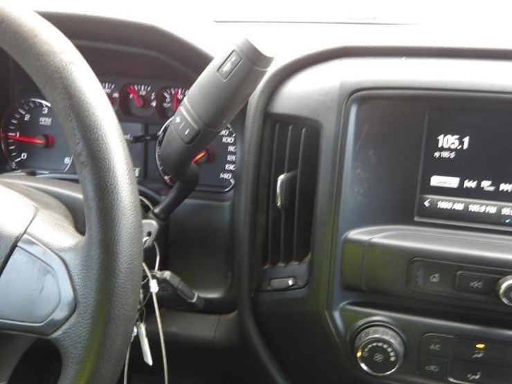 2018-chevrolet-silverado-1500-image-17