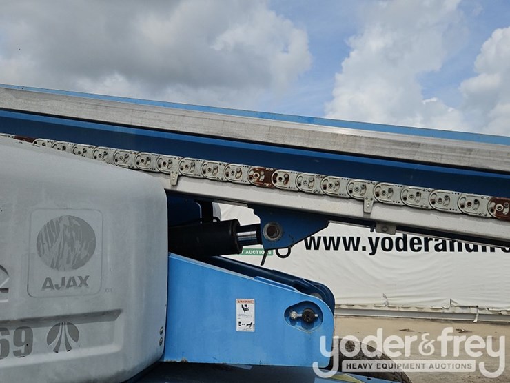 2012-genie-s65-image-12