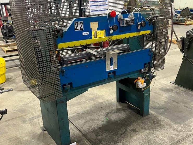 bantam-pneumatic-press-break,-60-psi-max.,-24-ton-max.,-1-3/4"-stroke-image-3