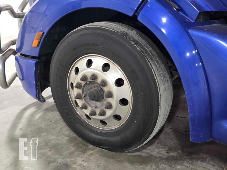 2019-peterbilt-579-image-20