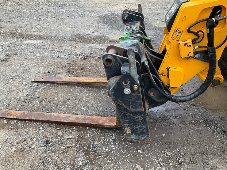 2013-jcb-tm320-image-24
