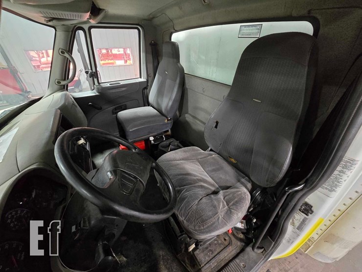 2010-international-durastar-4300-image-9