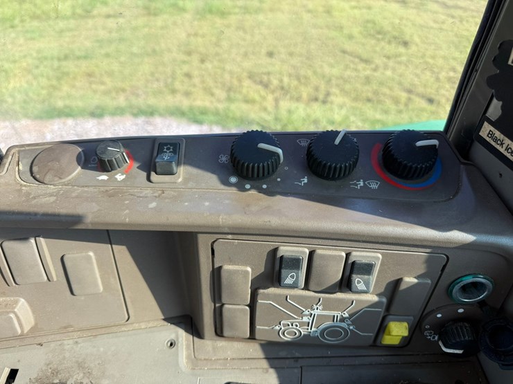 2017-john-deere-6110m-image-98