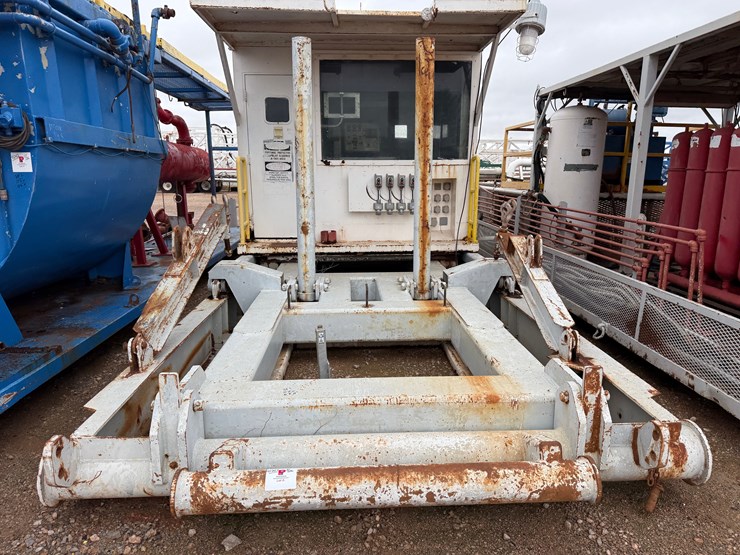 36’l-x-10.2’w-x-10.8’h-hydraulic-raising-drillers-top-doghouse,-skidded-image-2