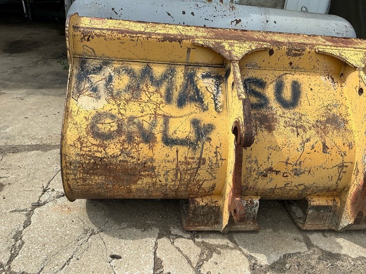 #320-•-komatsu-quick-coupler-wheel-loader-bucket-attachment-image-8