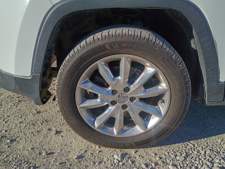 2014-jeep-cherokee-image-69