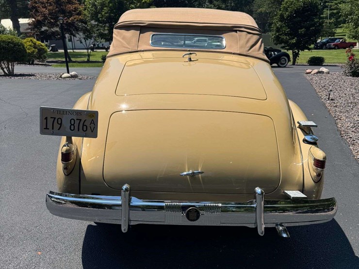 1937-cadillac-series-60-five-passenger-touring-sedan-image-4