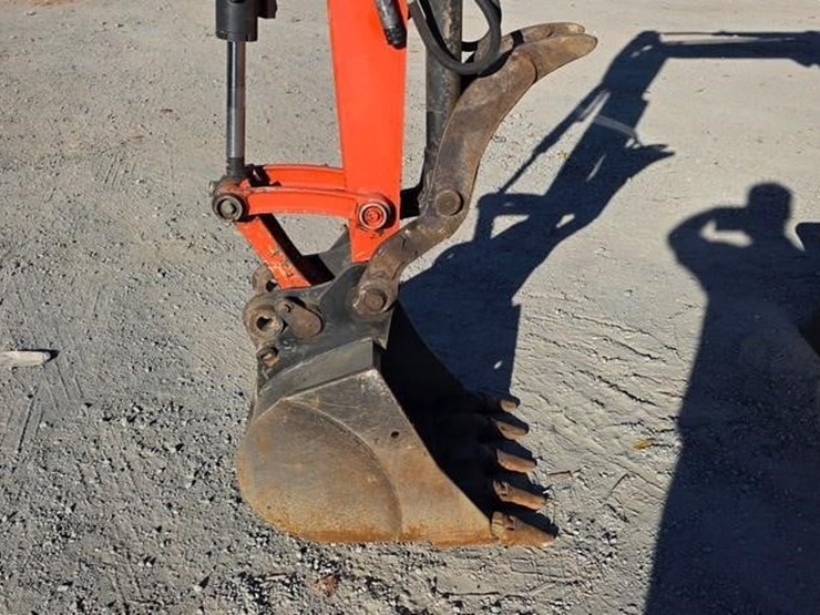 2017-kubota-kx040-4-image-8