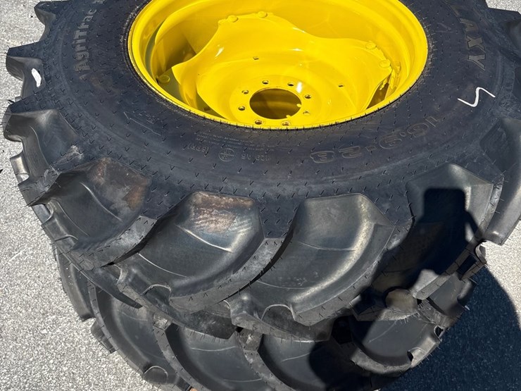 #1067-•-john-deere-r1-ag-tires-with-rims-image-1