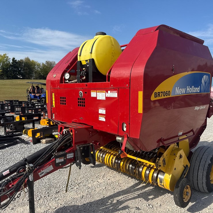 NEW HOLLAND BR7060