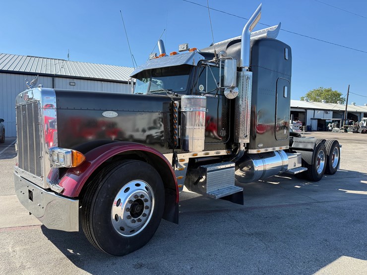 2000-peterbilt-379-image-3