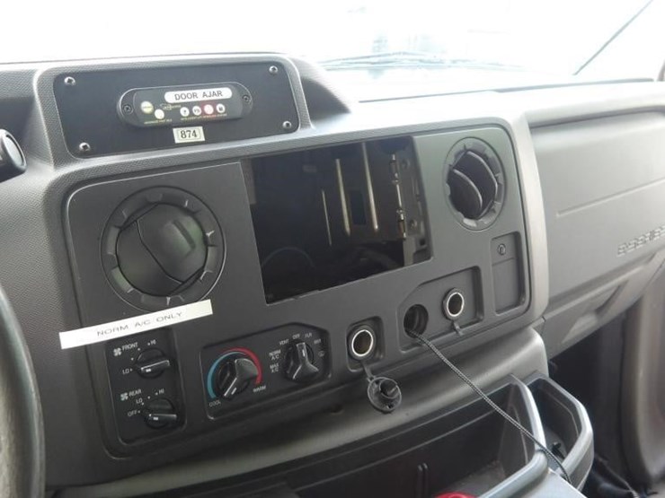 2016-ford-e450-image-21