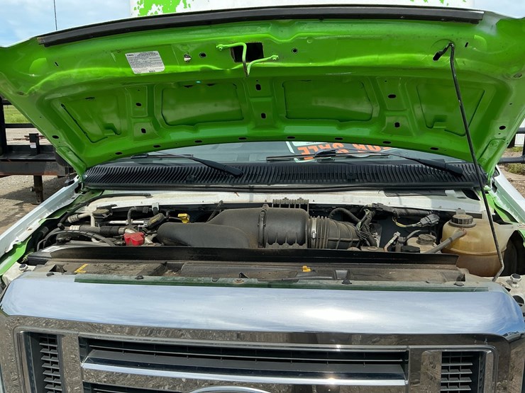 2016-ford-e350-image-11
