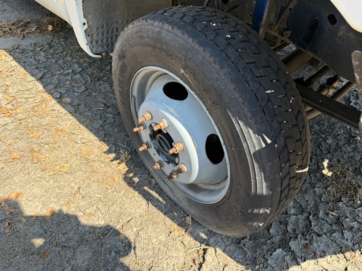 2004-ford-f450-image-12