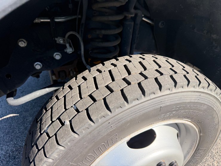2016-ford-f550-image-10