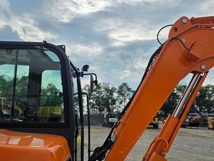 2023-doosan-dx63-3-image-33