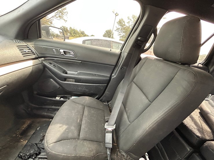 2018-ford-explorer-image-22