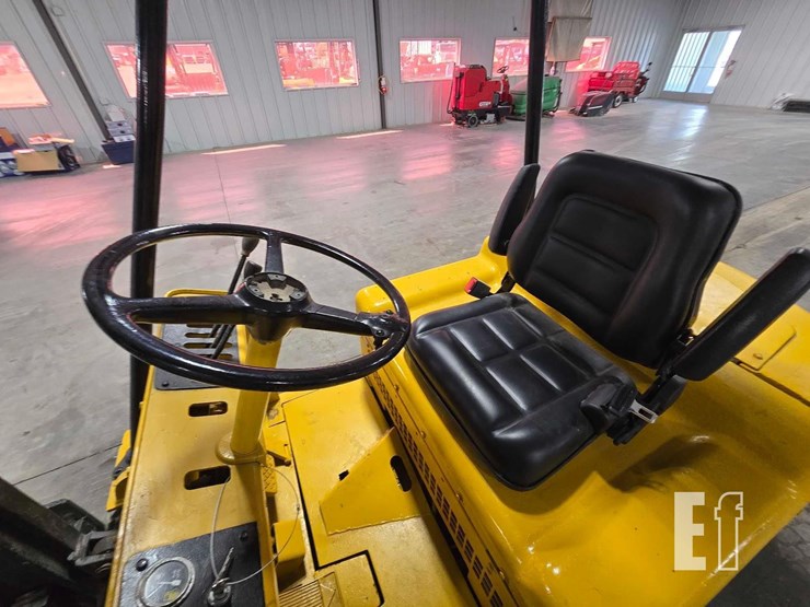 caterpillar-forklift-3681-image-13