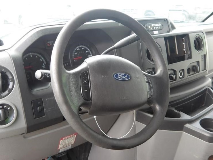 2018-ford-e450-image-17