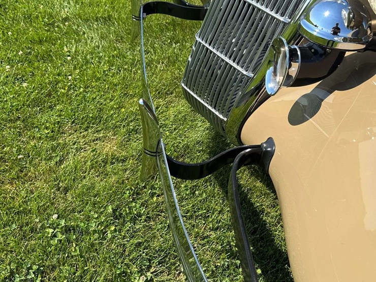 1935-ford-deluxe-phaeton-image-52