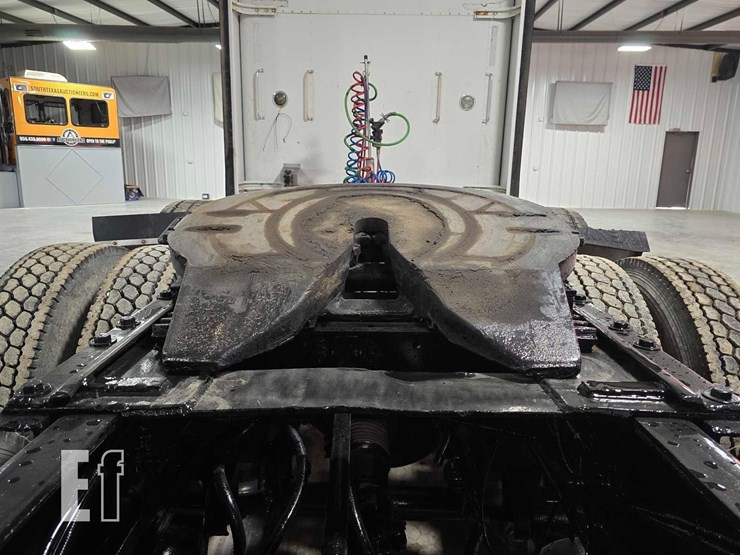 2009-kenworth-t800-image-19