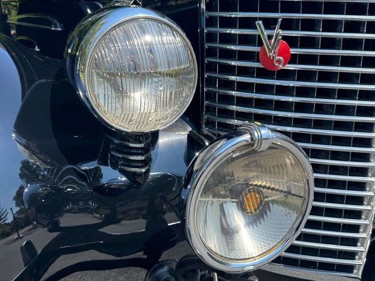 1939-cadillac-series-90-v-16-convertible-coupe-image-19