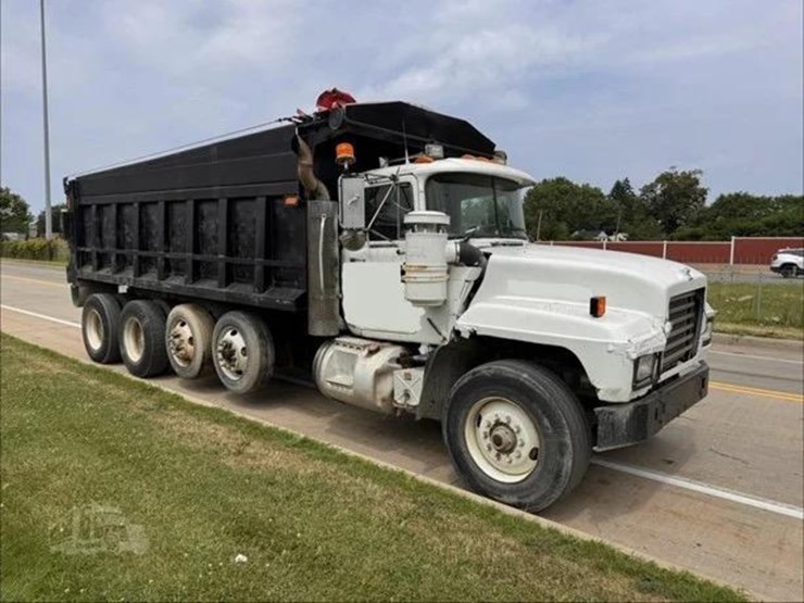 1998-mack-rd600-image-2