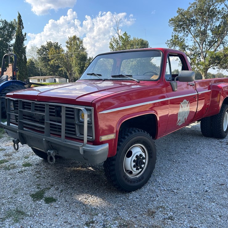 #10593 • 1986 Chevrolet D30 Military Truck 4x4 Pickup 1GCHD34J9GF312076 INV#10593
