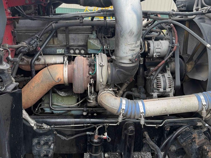 2006-freightliner-tri-axle-dump-image-16