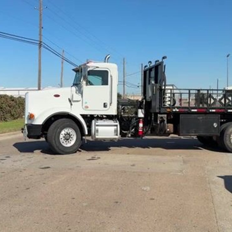 2015 PETERBILT 365