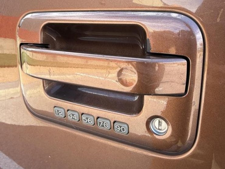 2011-ford-f150-lariat-image-8