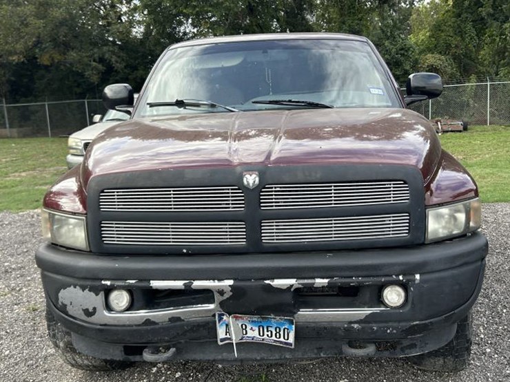 2020-dodge-ram-1500-image-2