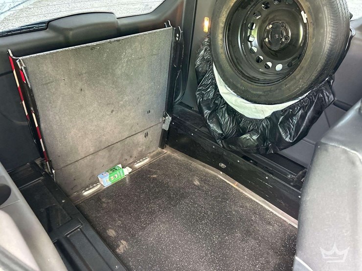 2020-ford-transit-connect-image-23