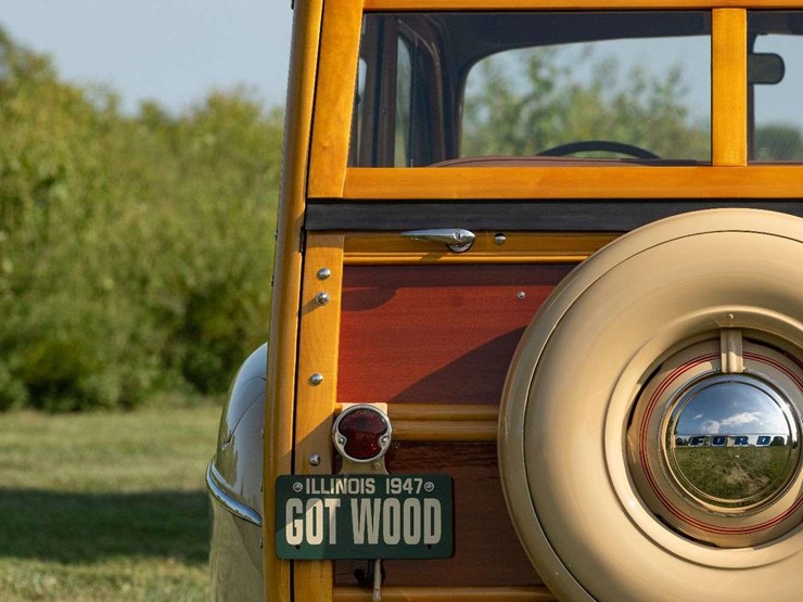 1947-ford-super-deluxe-woody-wagon-image-6