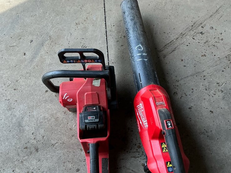 #110-•-milwaukee-m18-fuel-16"-cordless-chainsaw-&-handheld-blower-lot-image-2
