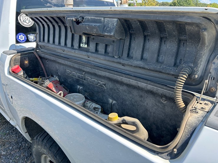 2014-dodge-1500-image-21