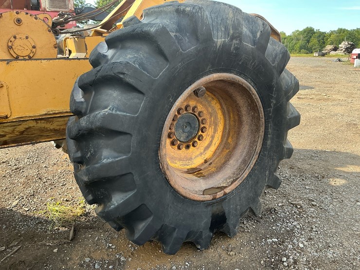 deere-640g-image-33