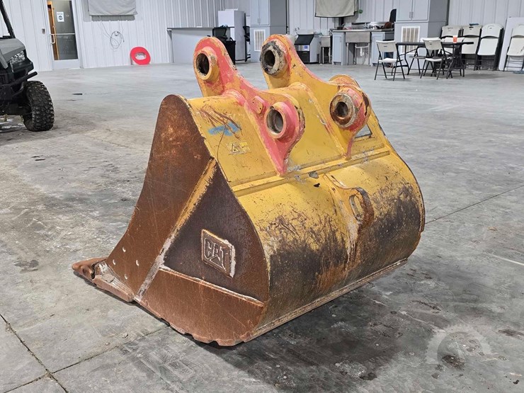 2021-caterpillar-42-inch-severe-duty-bucket-image-4