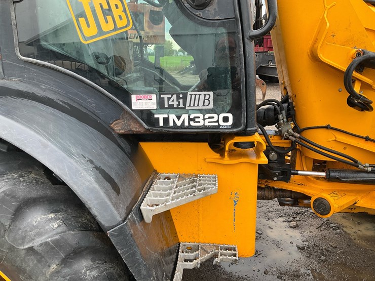 2013-jcb-tm320-image-41