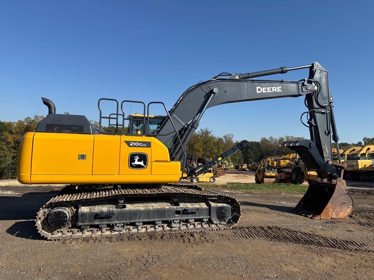2022-deere-210g-lc-image-3