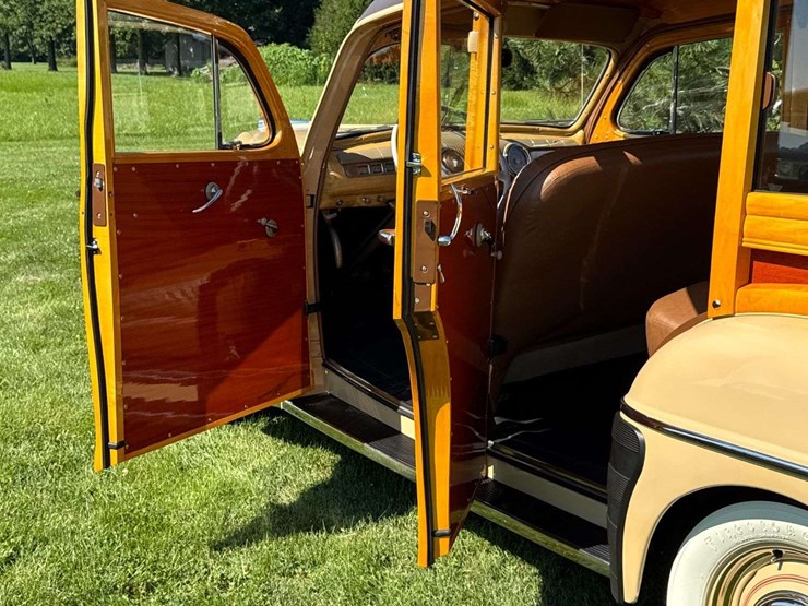 1947-ford-super-deluxe-woody-wagon-image-68